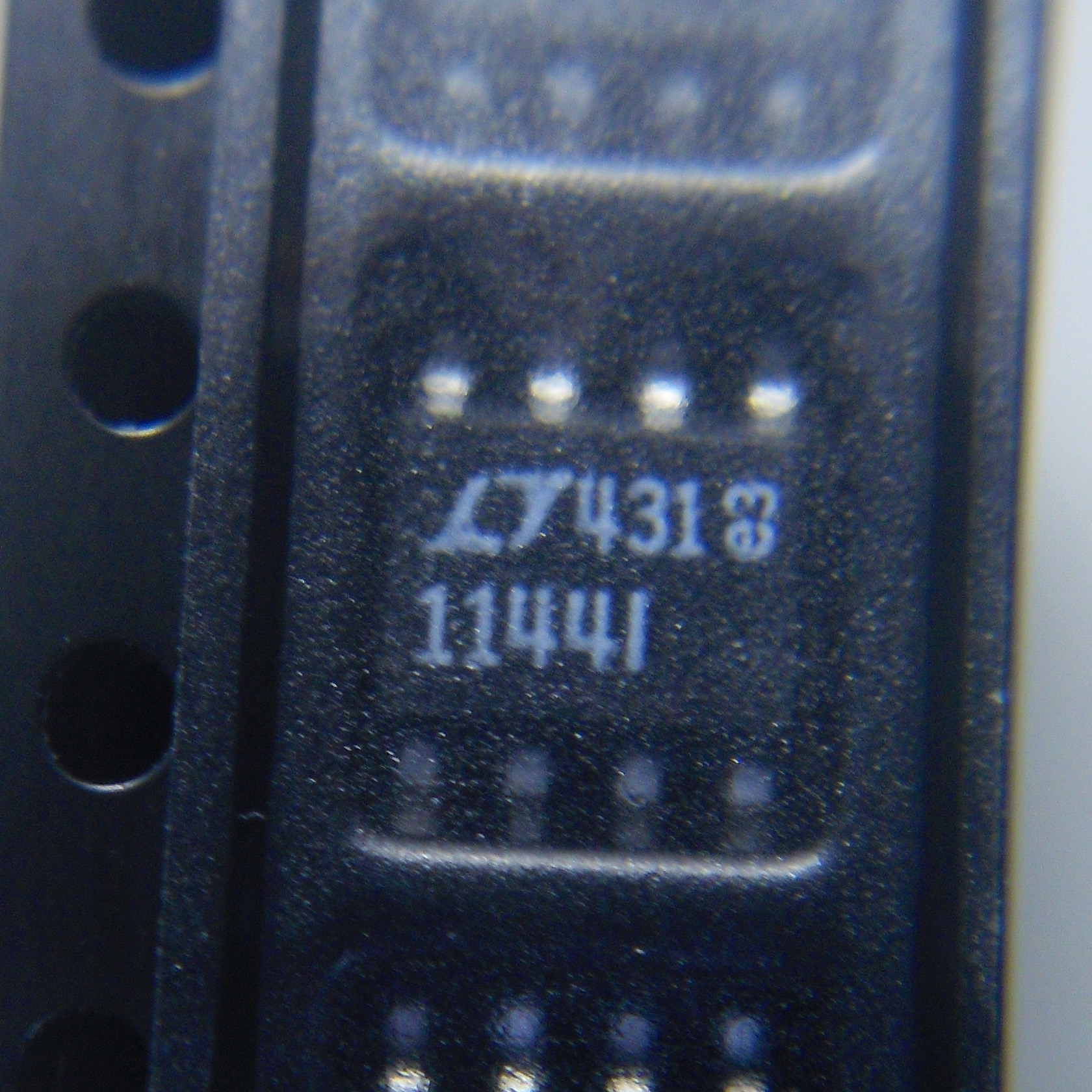 LTC1144IS8-凌力尔特(Linear Technology)代理分销(LTC1144IS8市场价格在4.15元到12.45元)